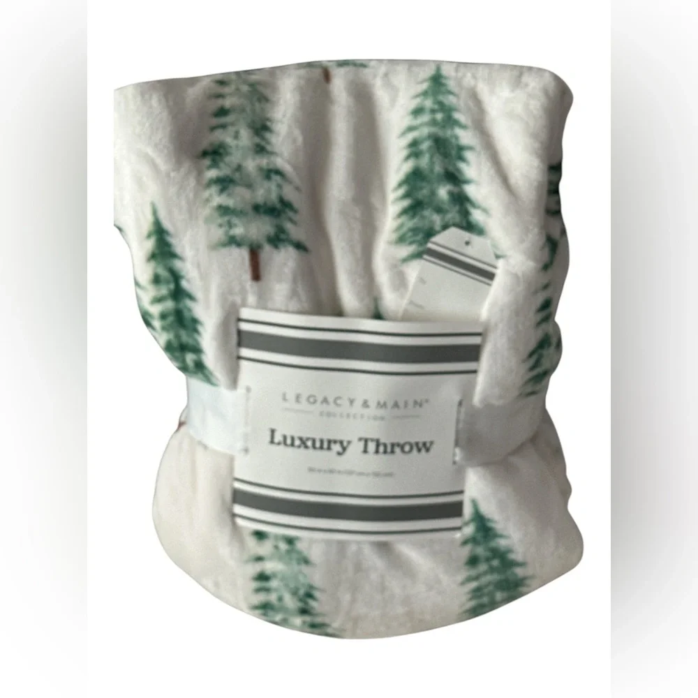 Luxury Legacy & Main blanket throw NWT Pine tree Forest 50x60” Fleece & Sherpa